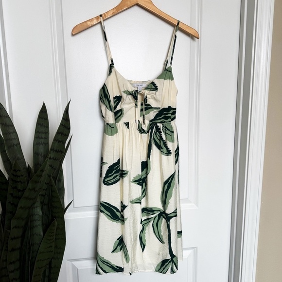 Tropical Leaves Short Sundress Sleeveless Size Small - Picture 1 of 10